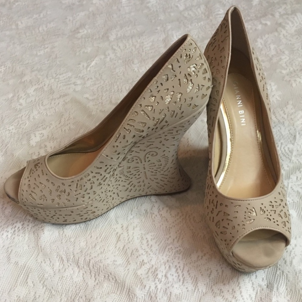 Gianni Bini Butterfly Glitter Nude Wedge Peeptoe